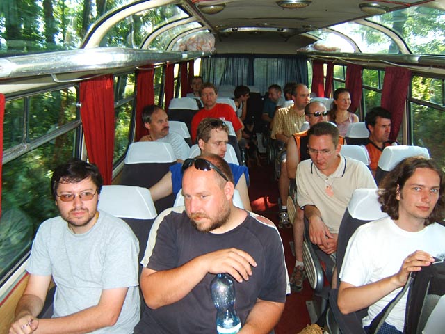 V neděli ráno se autobus RTO vydal s účastníky pochodu za dostavbu trati na start do Teplé.