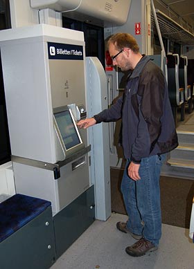  Moderní jízdenkový automat dánských železnic.