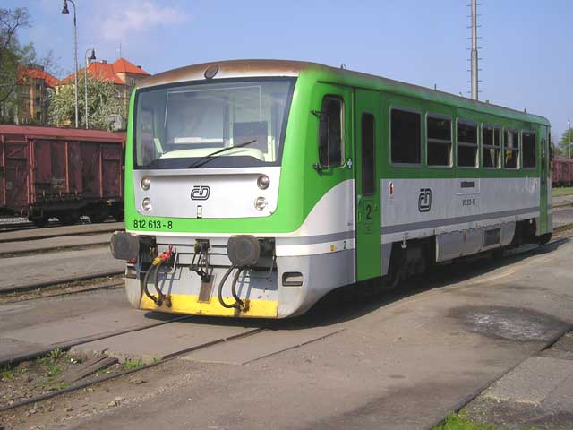  Prototyp motorového vozu Esmeralda - předchůdce článkové verze vozu Regionova, by byl svou kapacitou vhodný pro provoz na lokálce do Bezdružic. 